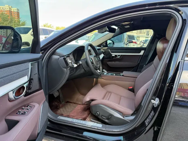 Volvo S90 — Фото автомобиля 7