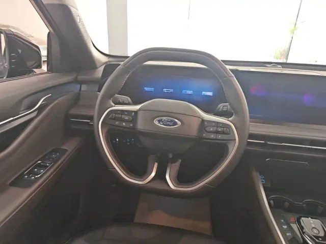 Ford Edge — Фото автомобиля 10