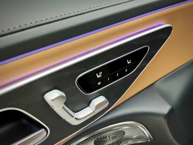 Mercedes-Benz E-Class — Фото автомобиля 19