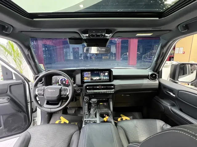 Toyota Prado — Фото автомобиля 10