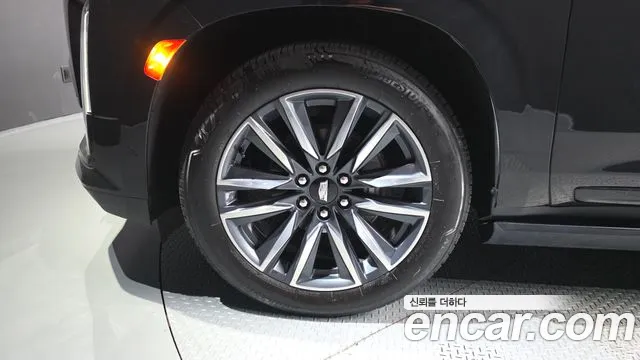Cadillac Escalade 5th Gen — Фото автомобиля 5