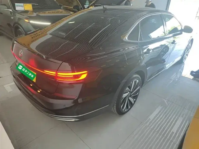Volkswagen Passat — Фото автомобиля 6