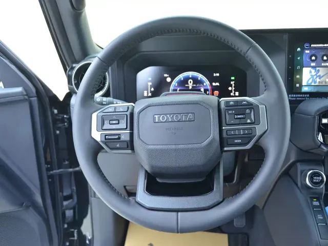 Toyota Prado — Фото автомобиля 10