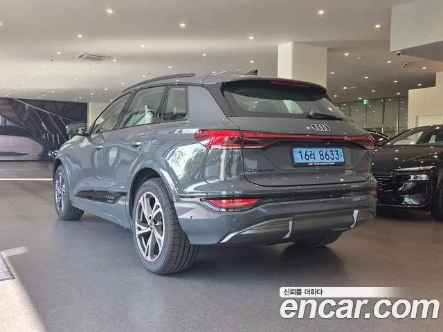 Audi Q6 e-tron — Фото автомобиля 3