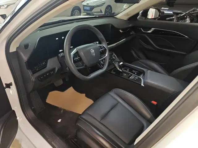 Bestune B70 — Фото автомобиля 13