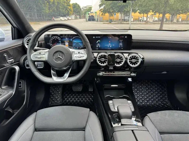 Mercedes-Benz A-Class — Фото автомобиля 20
