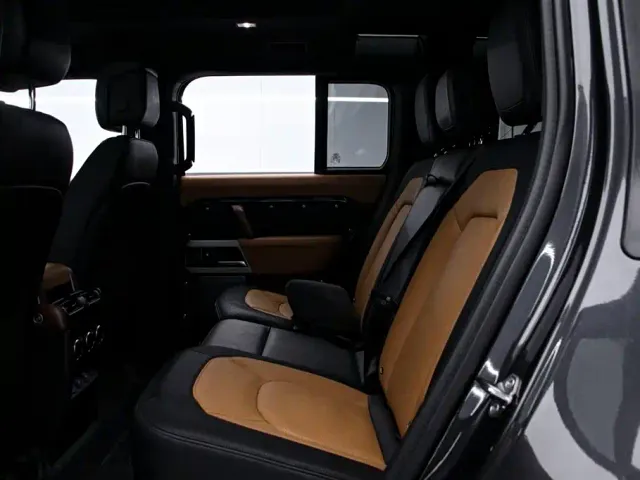 Land Rover Defender — Фото автомобиля 14