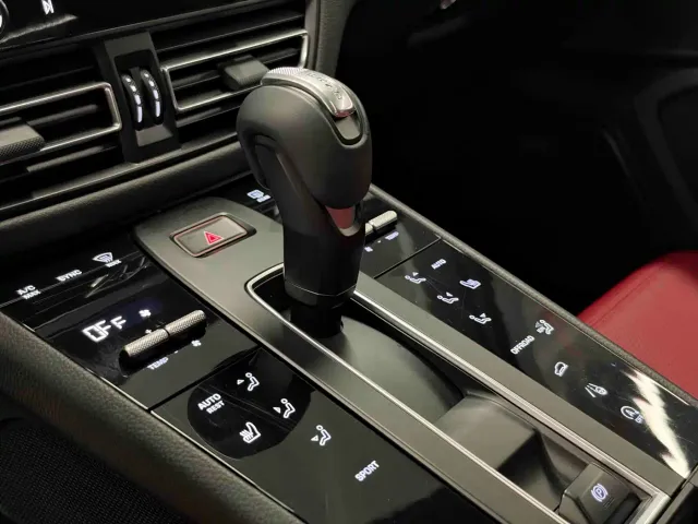 Porsche Macan — Фото автомобиля 12