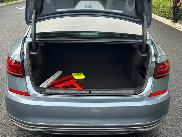 Volkswagen Passat — Фото автомобиля 18