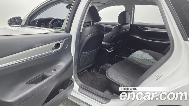 Hyundai Grandeur Новый Grandeur IG 3.0 LPi (Такси) — Фото автомобиля 26