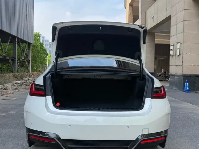 BMW i3 — Фото автомобиля 26