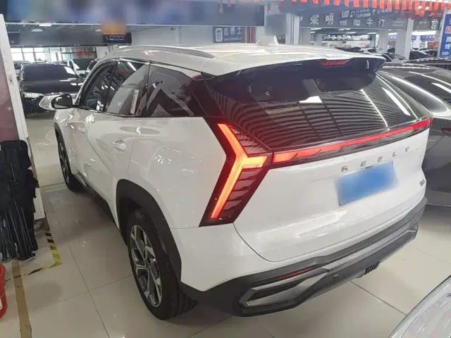 Geely Boyue L — Фото автомобиля 4