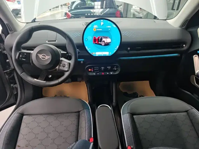 MINI Electric MINI ACEMAN — Фото автомобиля 9