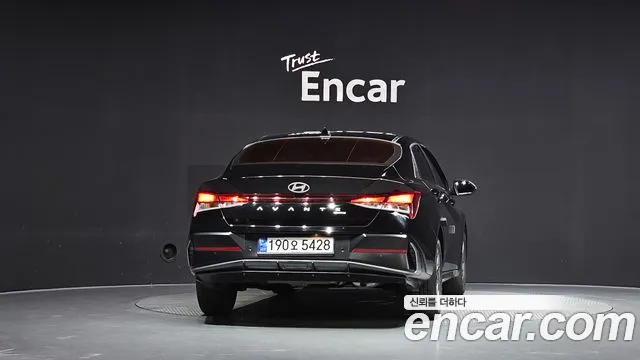 Hyundai AVANTE Новый Avante (CN7) — Фото автомобиля 4