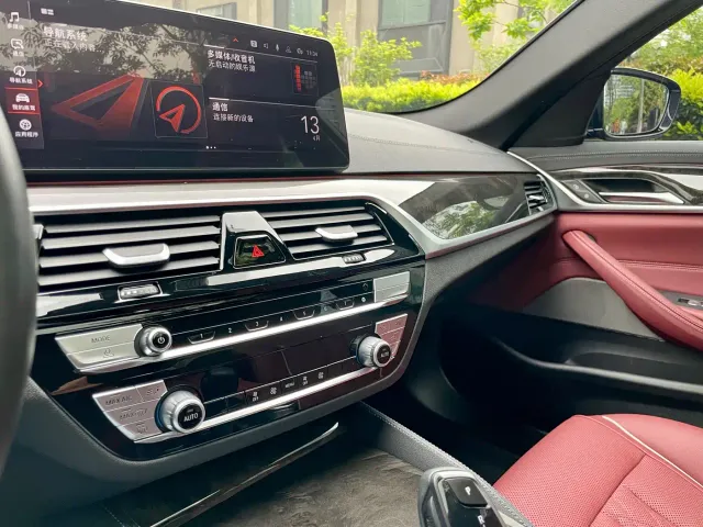 BMW 5 Series — Фото автомобиля 18