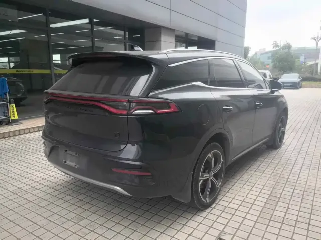 BYD Tang — Фото автомобиля 5