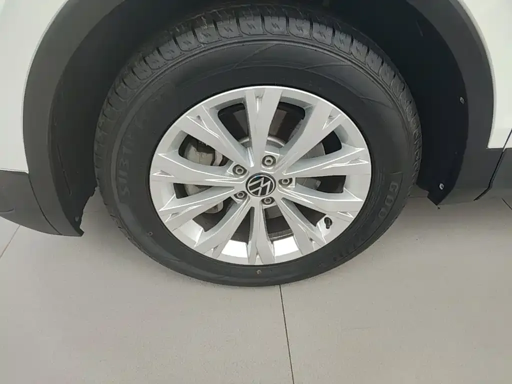 Volkswagen Tiguan L 2024 Outstanding 300TSI Auto 2WD Dragon Soaring Edition — Фото автомобиля 22