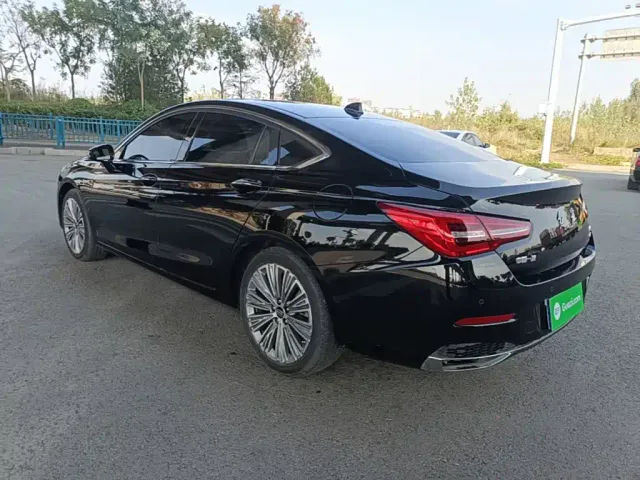 Hongqi H5 — Фото автомобиля 4