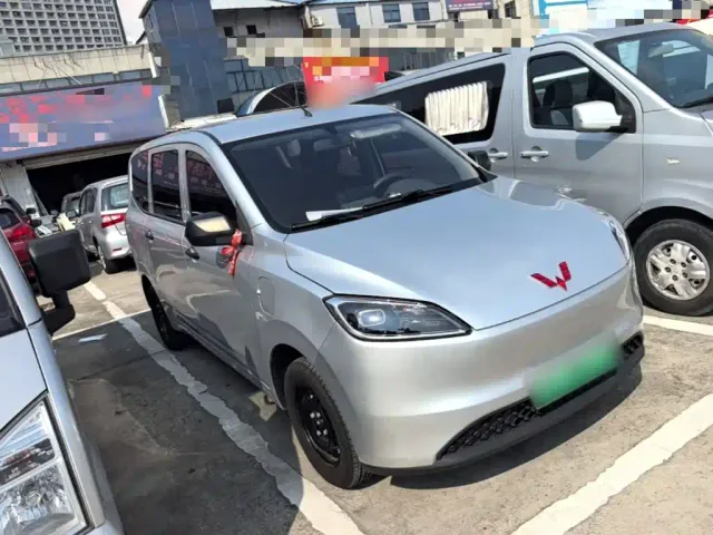 Wuling Hongguang — Фото автомобиля 3