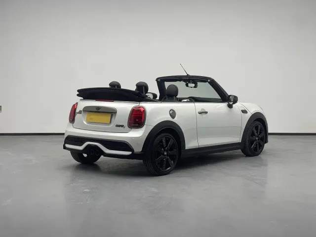 MINI MINI 2023 2.0T COOPER S King's Cross Special Edition — Фото автомобиля 4