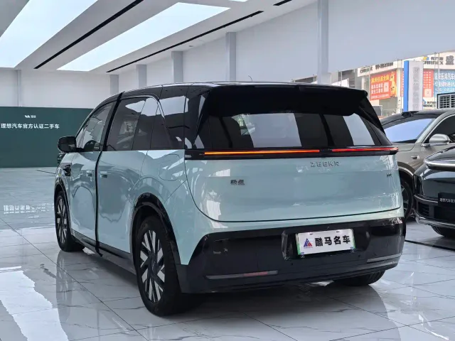 Zeekr Mix — Фото автомобиля 13