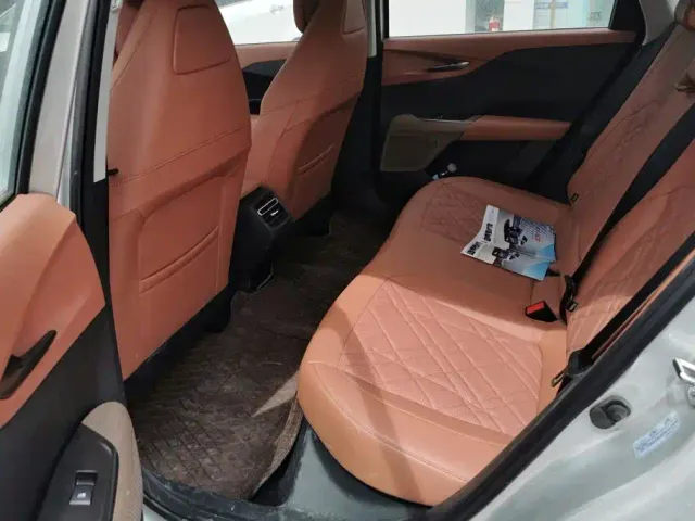 Changan Qiyuan A05 — Фото автомобиля 11