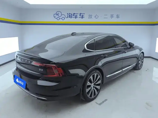 Volvo S90 — Фото автомобиля 3