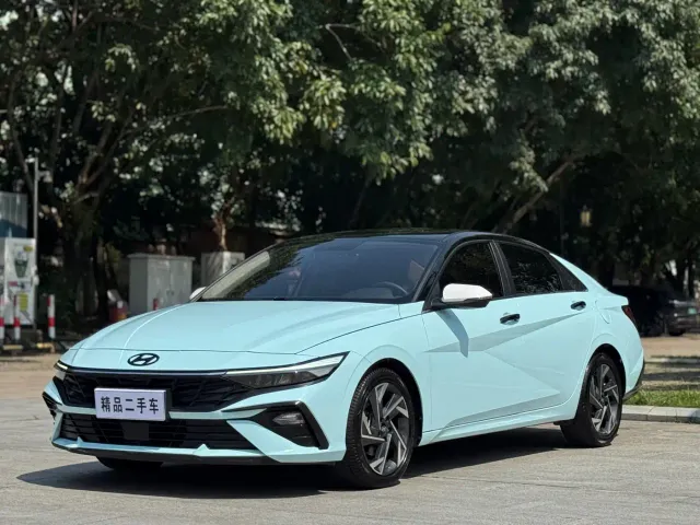 Hyundai Elantra — Фото автомобиля 4