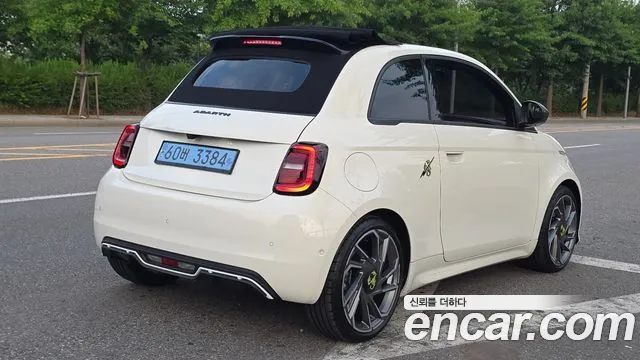 Fiat 500e — Фото автомобиля 2
