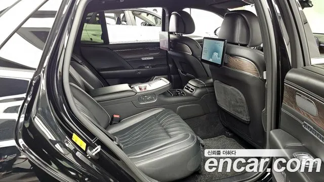 Genesis G90 Бензин 3.5 турбо AWD — Фото автомобиля 12