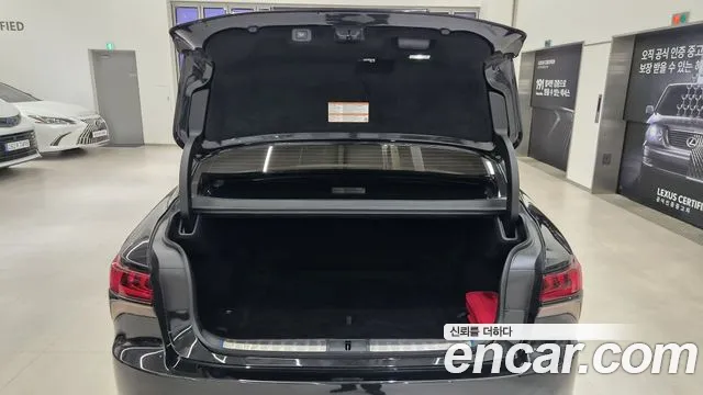 Lexus LS — Фото автомобиля 20