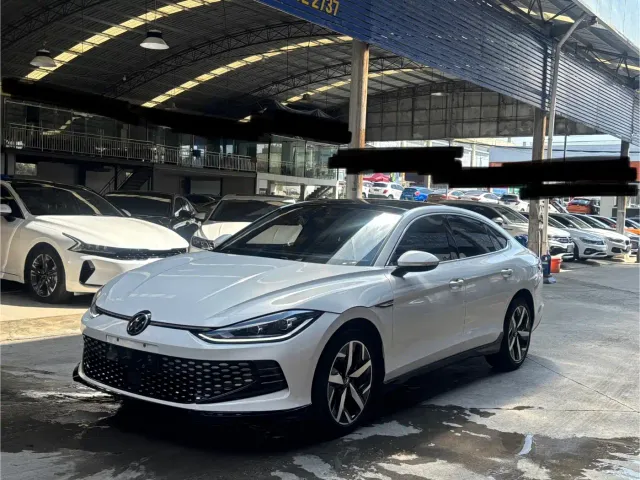 Фотография автомобиля — Volkswagen Lamando