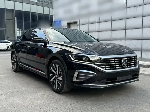 Volkswagen Passat — Фото автомобиля 11
