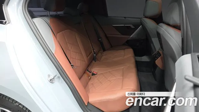 BMW 5 Series G60 — Фото автомобиля 18
