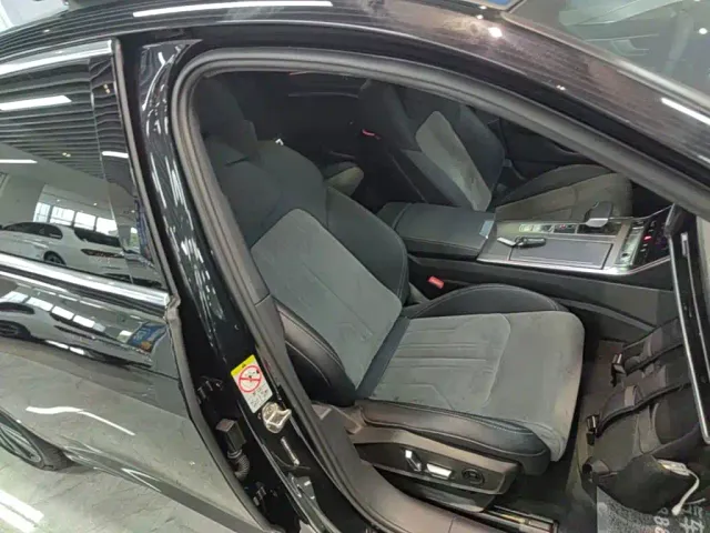 Audi A6L — Фото автомобиля 24
