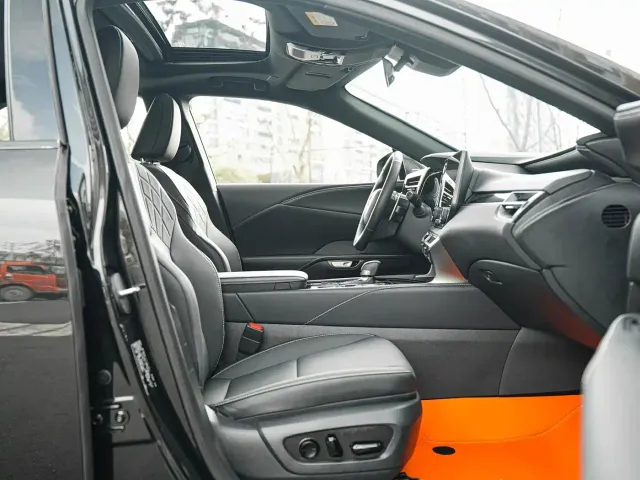 Lexus RX — Фото автомобиля 11