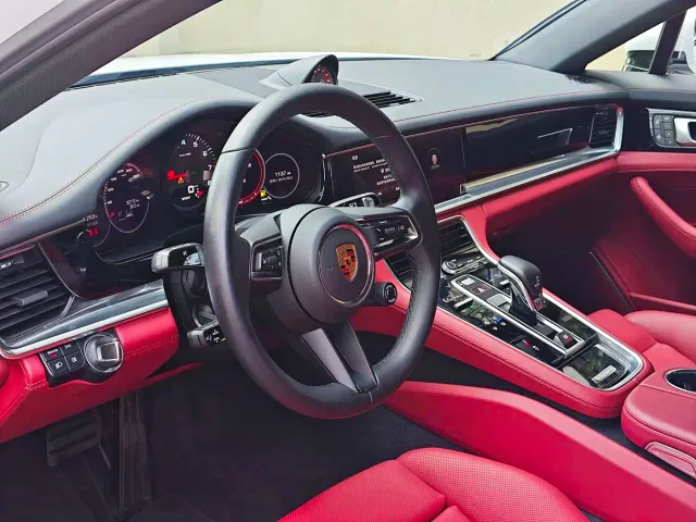 Porsche Panamera — Фото автомобиля 9