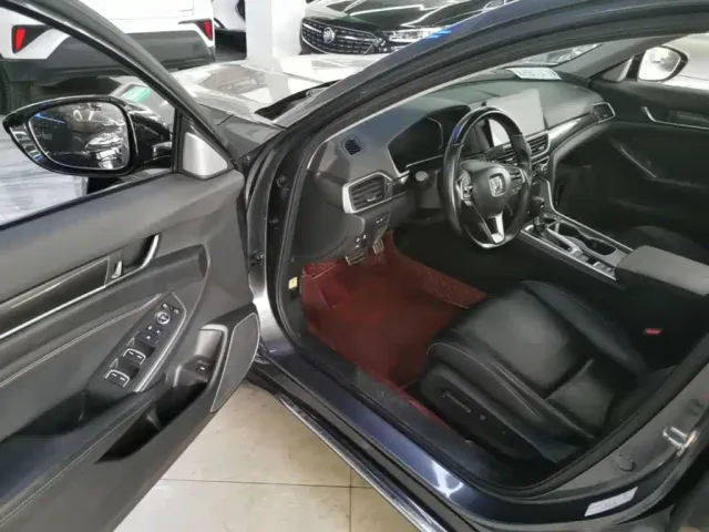Honda Accord — Фото автомобиля 15