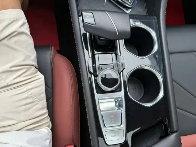Changan Eado — Фото автомобиля 7
