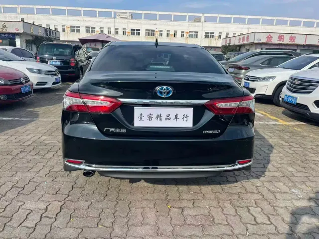 Toyota Camry — Фото автомобиля 10