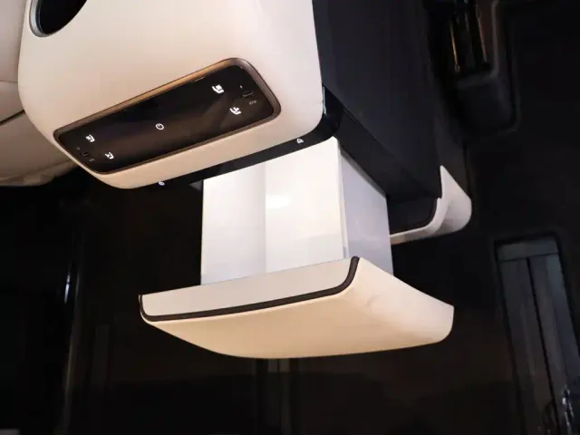 Li Auto MEGA — Фото автомобиля 28
