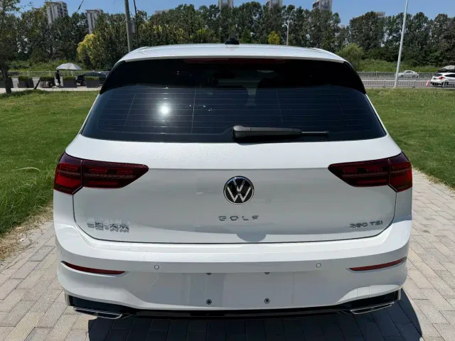 Volkswagen Golf — Фото автомобиля 5