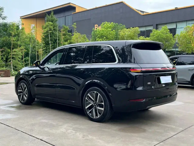 Li Auto L9 — Фото автомобиля 4