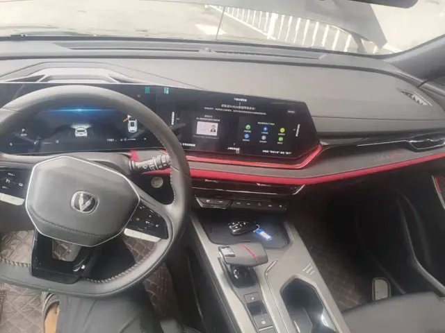 Changan X5 Plus — Фото автомобиля 9