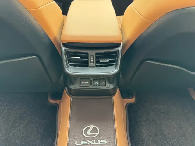Lexus ES — Фото автомобиля 12