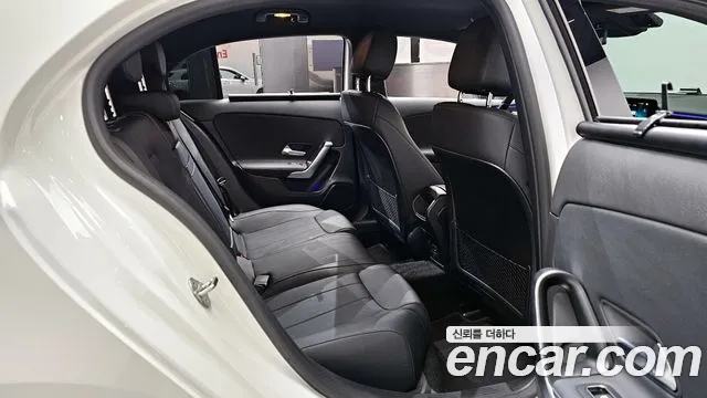 Mercedes-Benz A-Class — Фото автомобиля 12