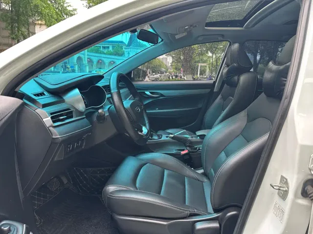 Geely Emgrand — Фото автомобиля 13