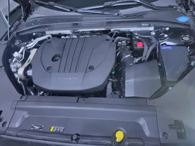 Volvo S90 — Фото автомобиля 10