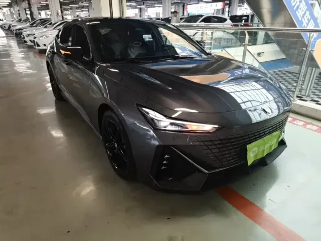 Changan UNI-V — Фото автомобиля 3
