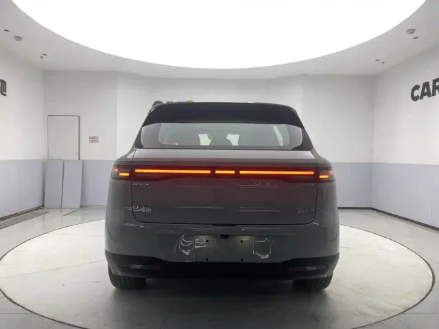 Leapmotor B10 — Фото автомобиля 6